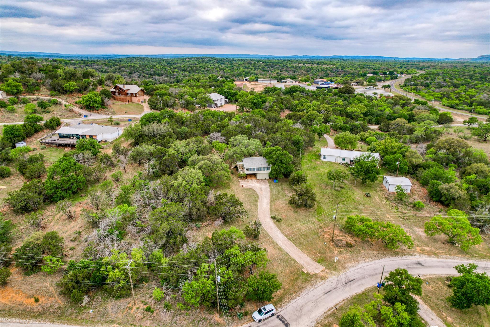 204 W Lakeshore Dr, Llano, TX 78643