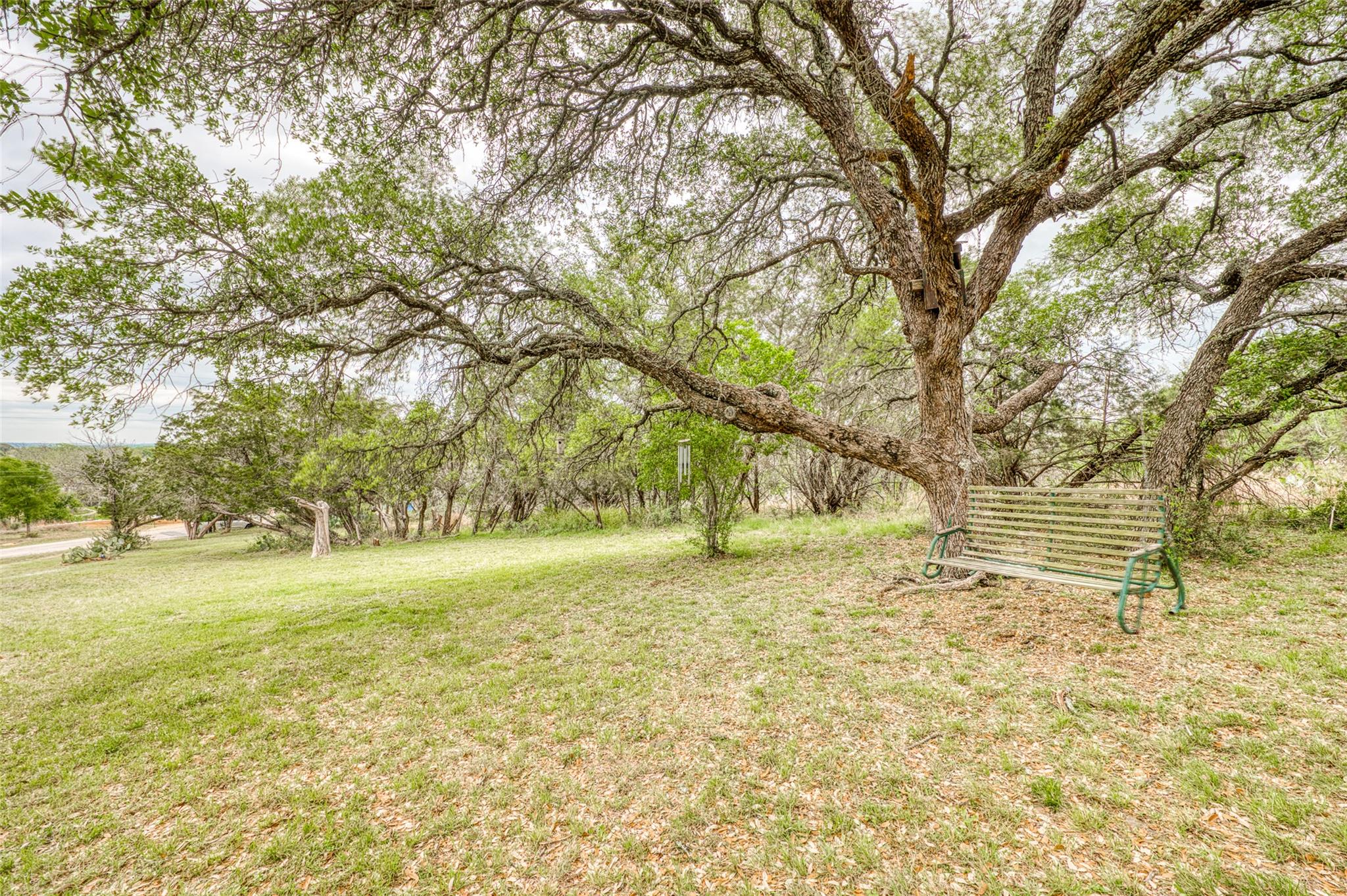 204 W Lakeshore Dr, Llano, TX 78643