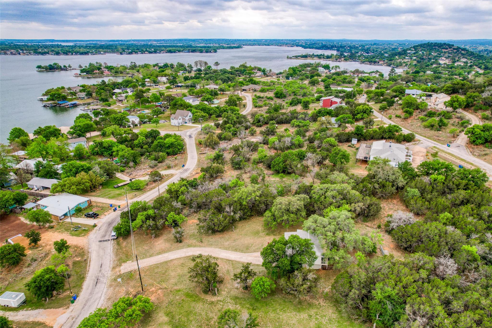 204 W Lakeshore Dr, Llano, TX 78643