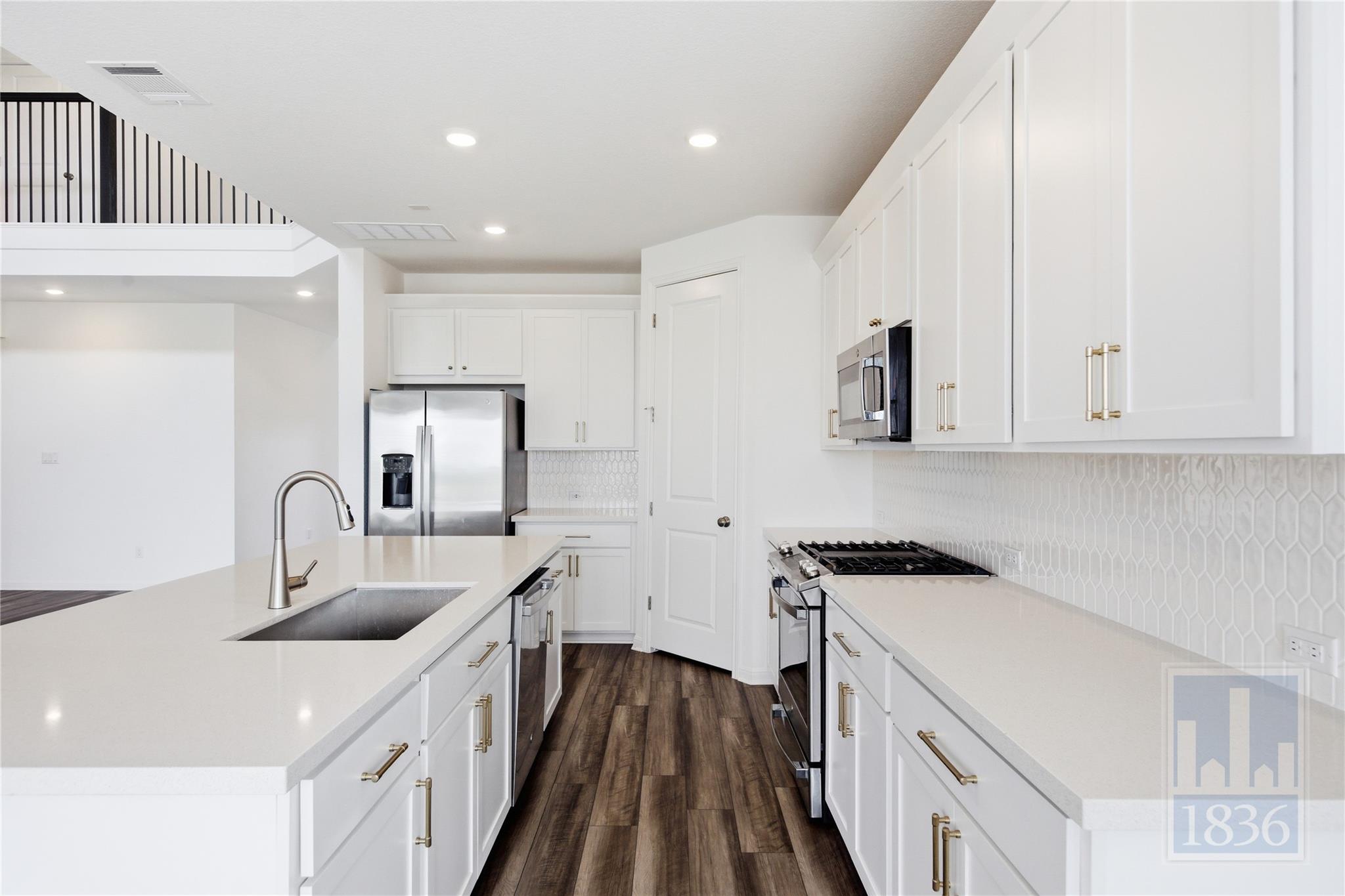 12713 Brave Tenderfoot Trl, Buda, TX 78610