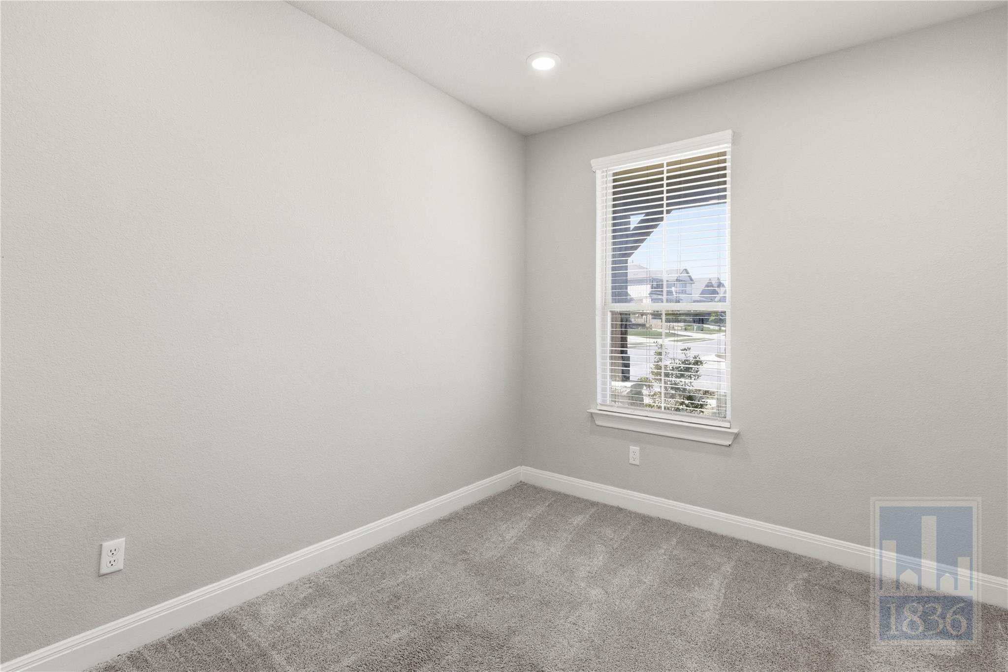 555 Purple Heart Dr, Buda, TX 78610