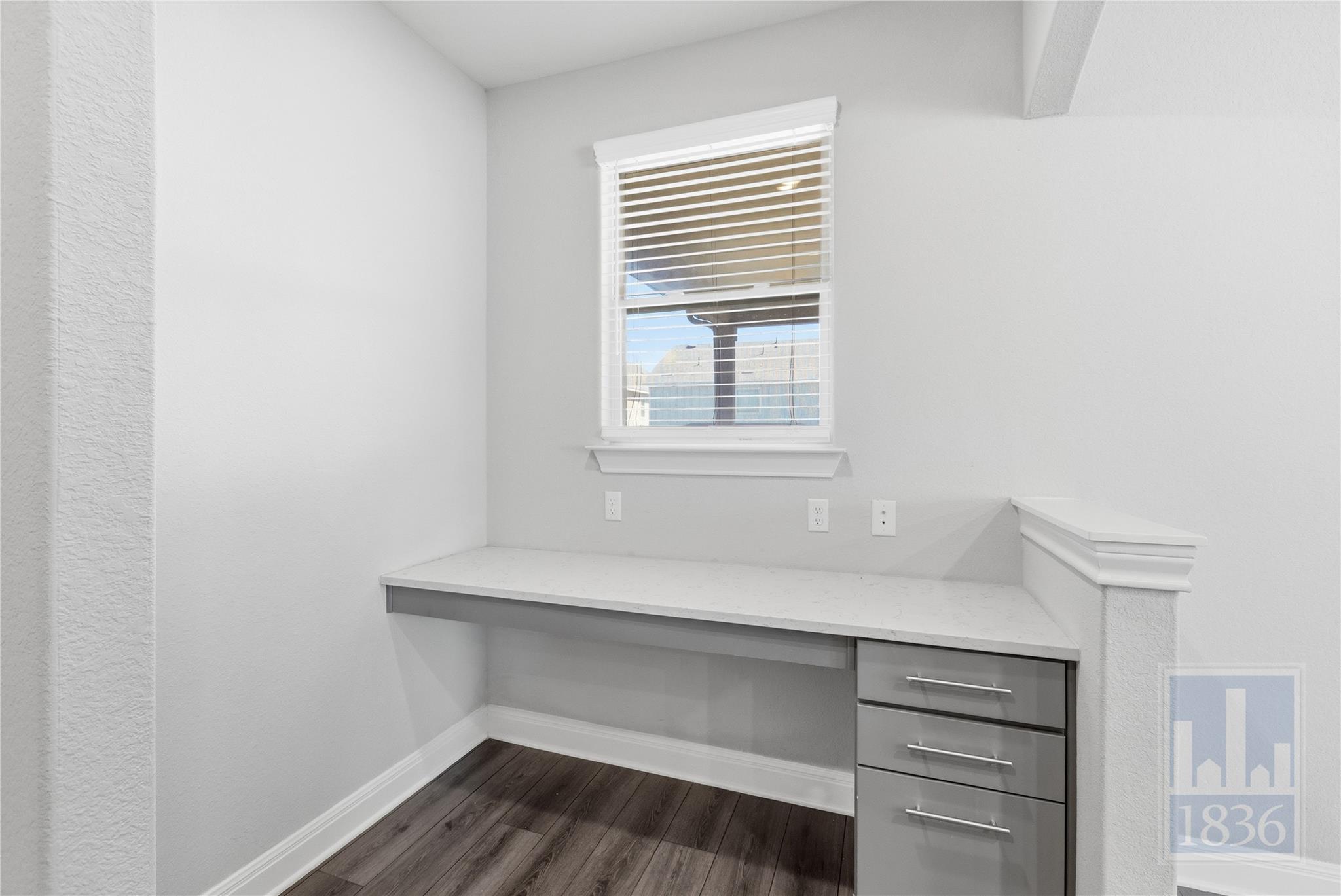 555 Purple Heart Dr, Buda, TX 78610