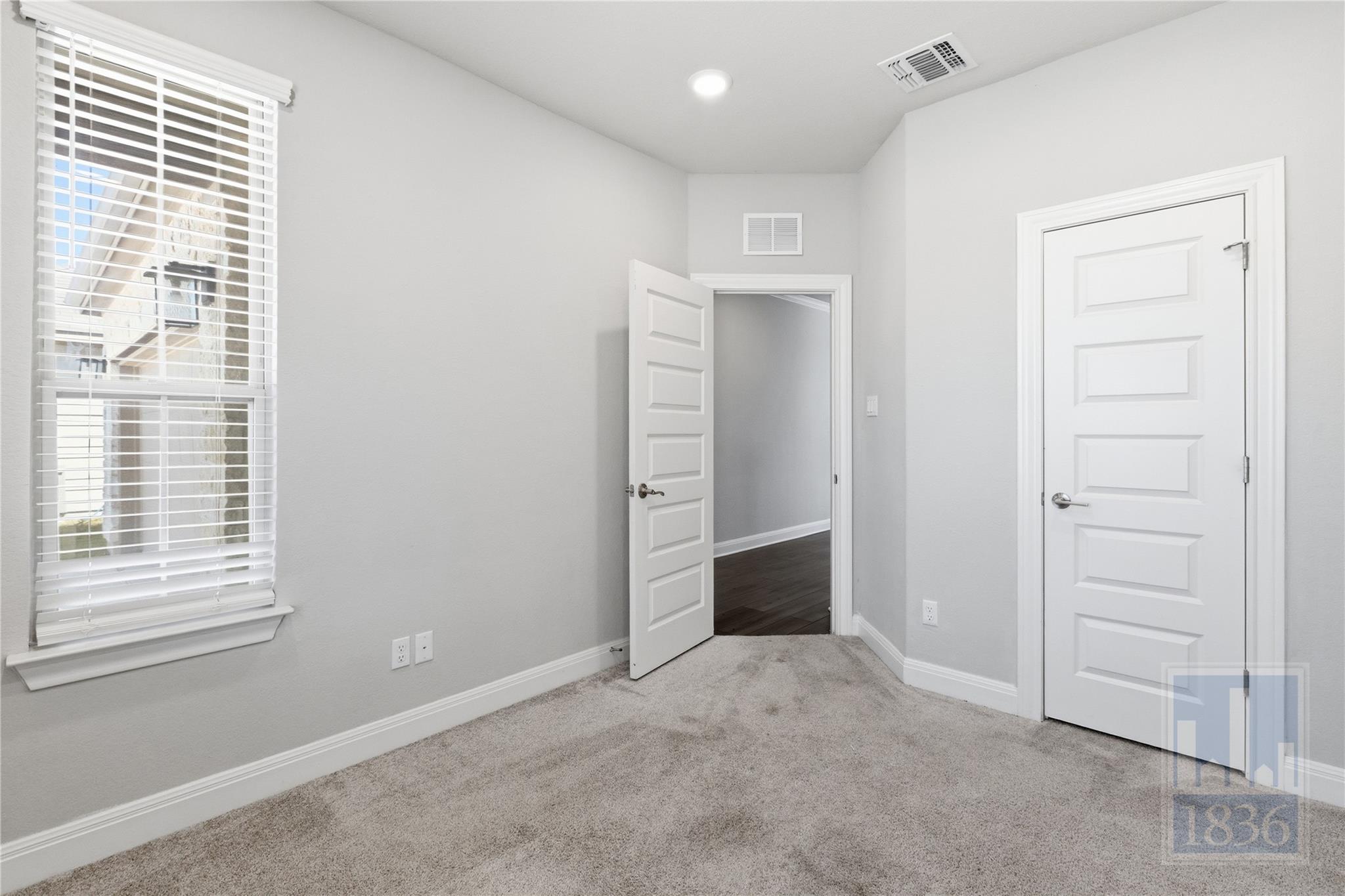 555 Purple Heart Dr, Buda, TX 78610