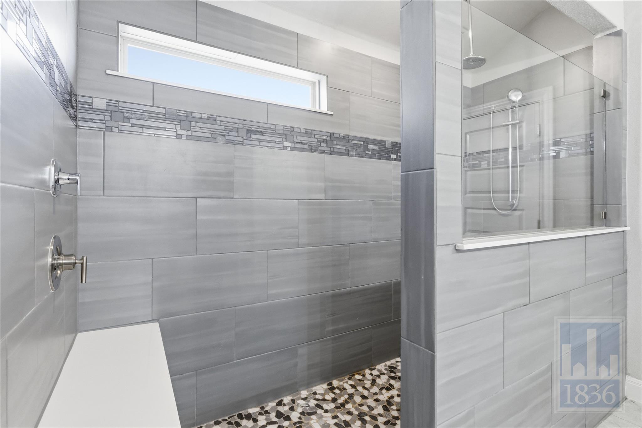 555 Purple Heart Dr, Buda, TX 78610