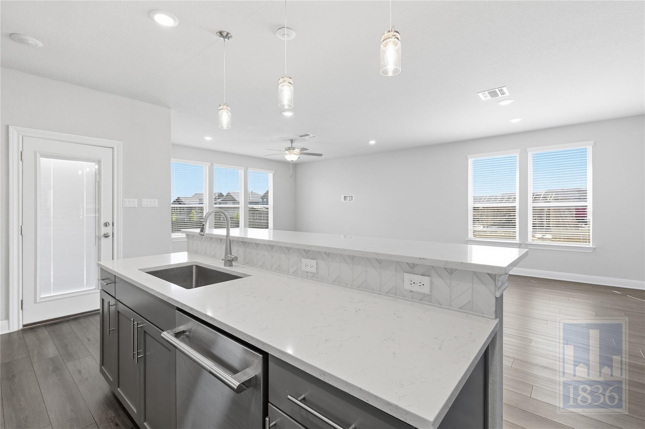 555 Purple Heart Dr, Buda, TX 78610