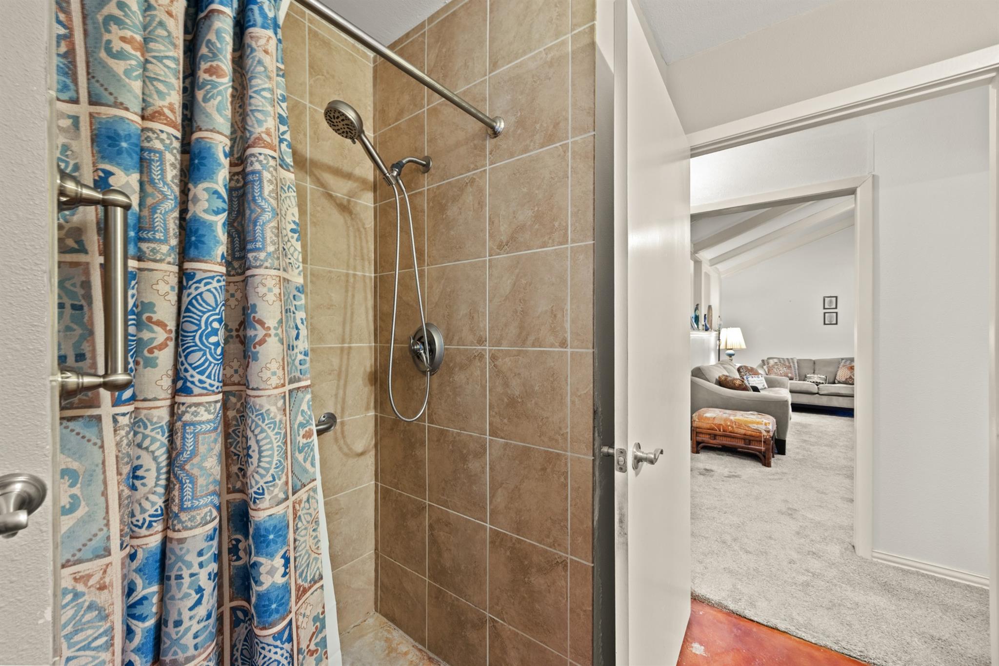 3205 Laguna Dr, Austin, TX 78741