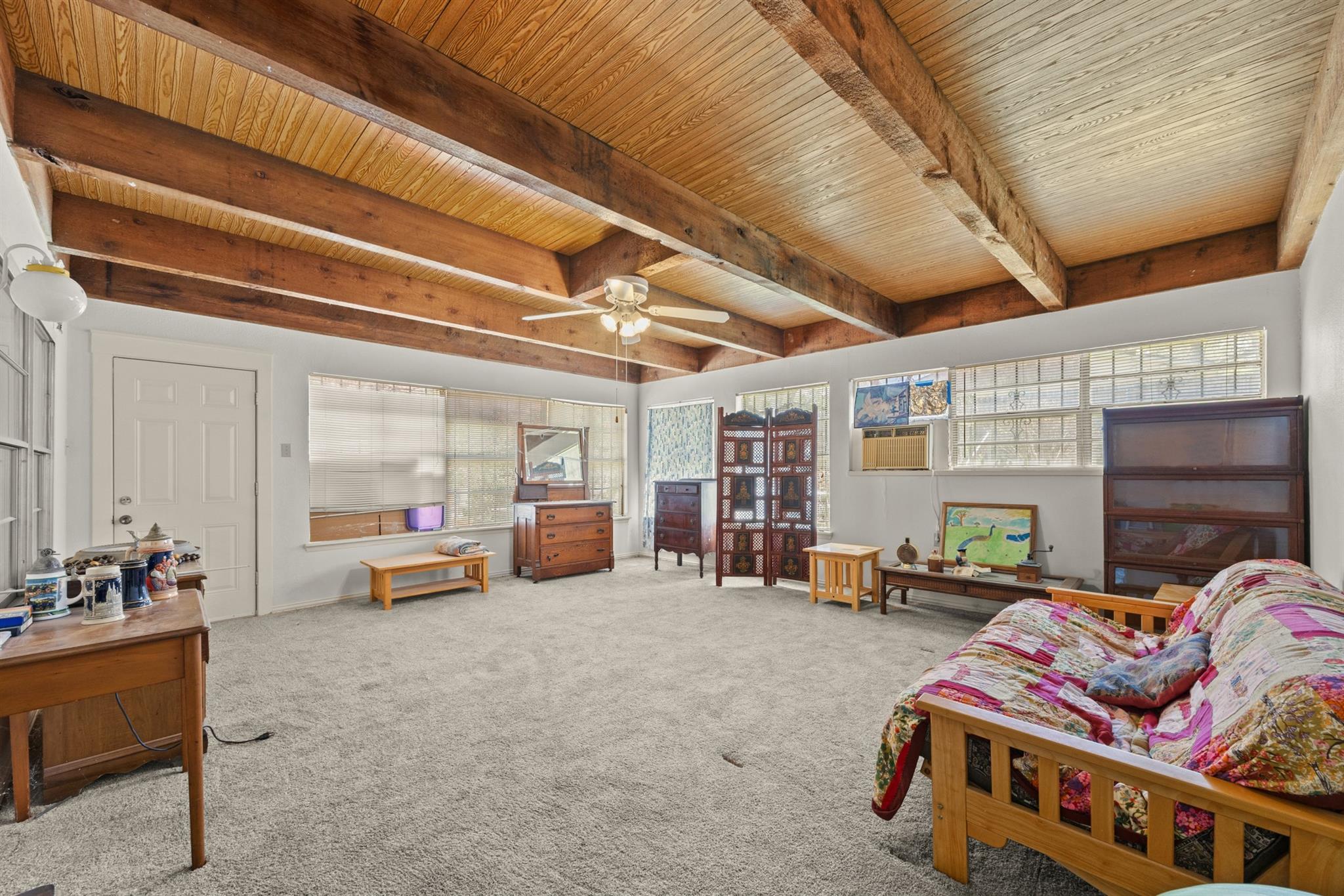 3205 Laguna Dr, Austin, TX 78741