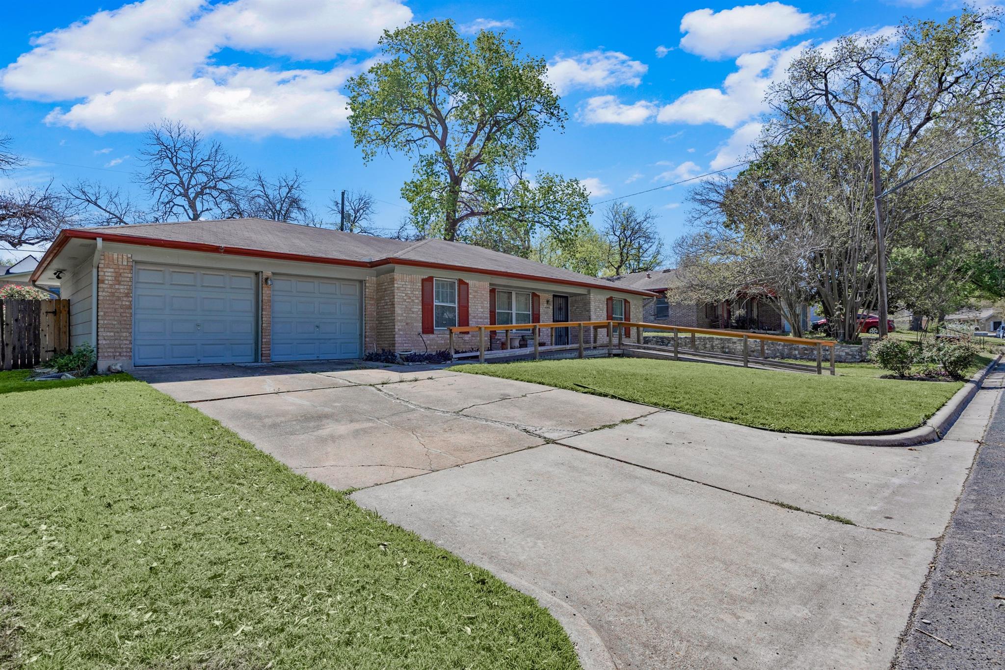 3205 Laguna Dr, Austin, TX 78741