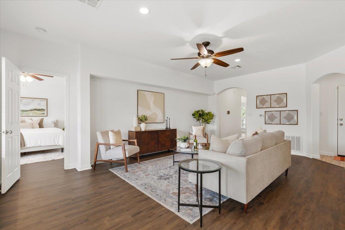 473 Goddard, Kyle, TX 78640