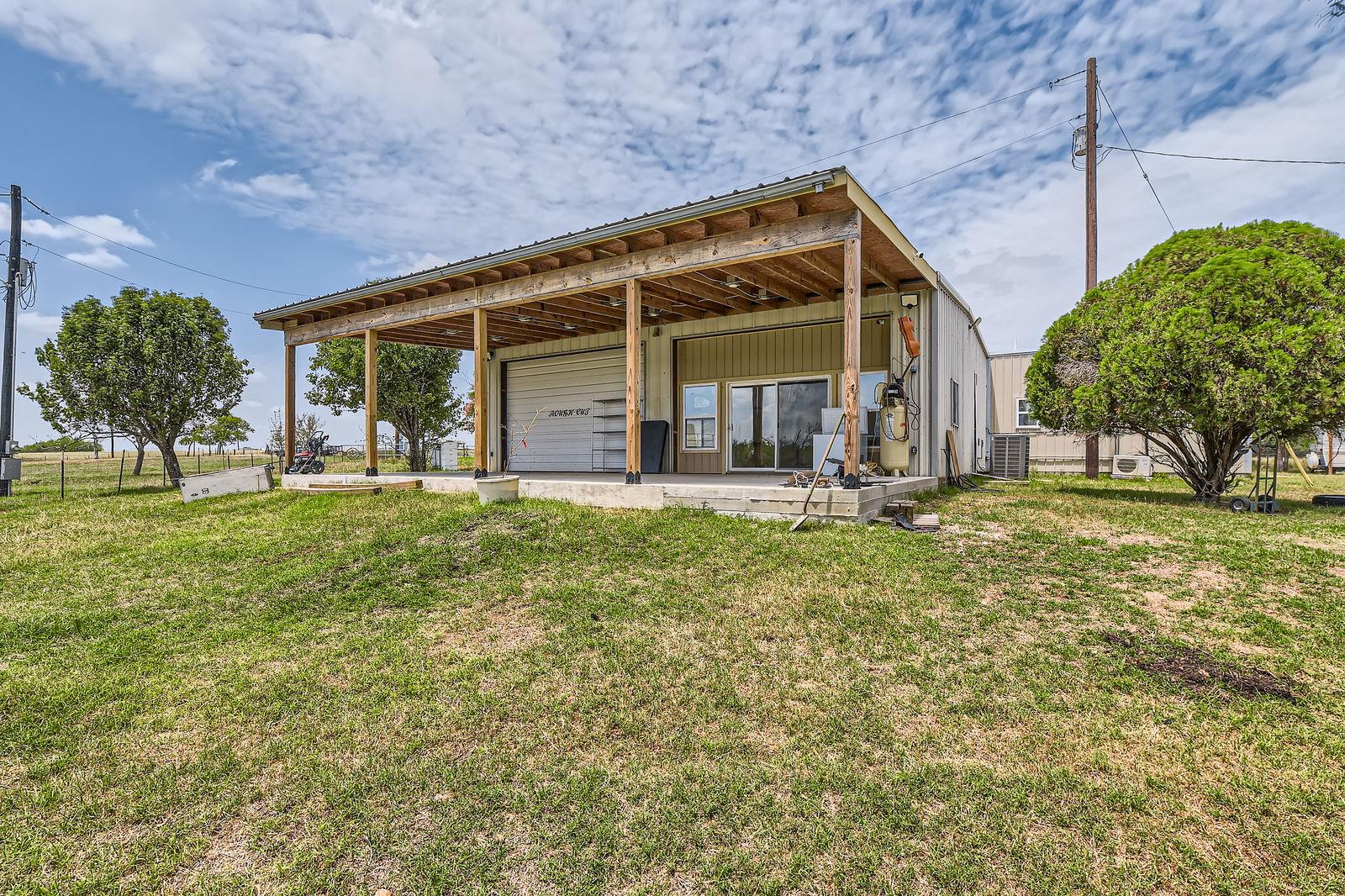 480 Grandpa Rd, Lockhart, TX 78644