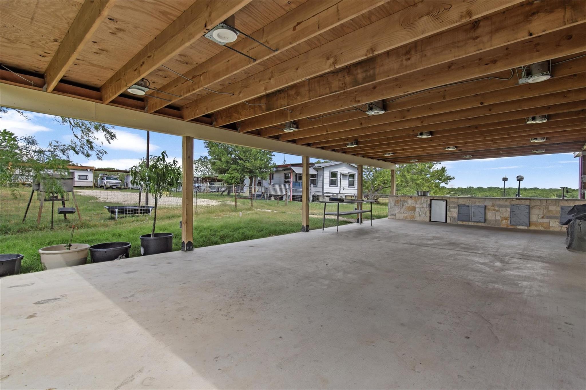 480 Grandpa Rd, Lockhart, TX 78644