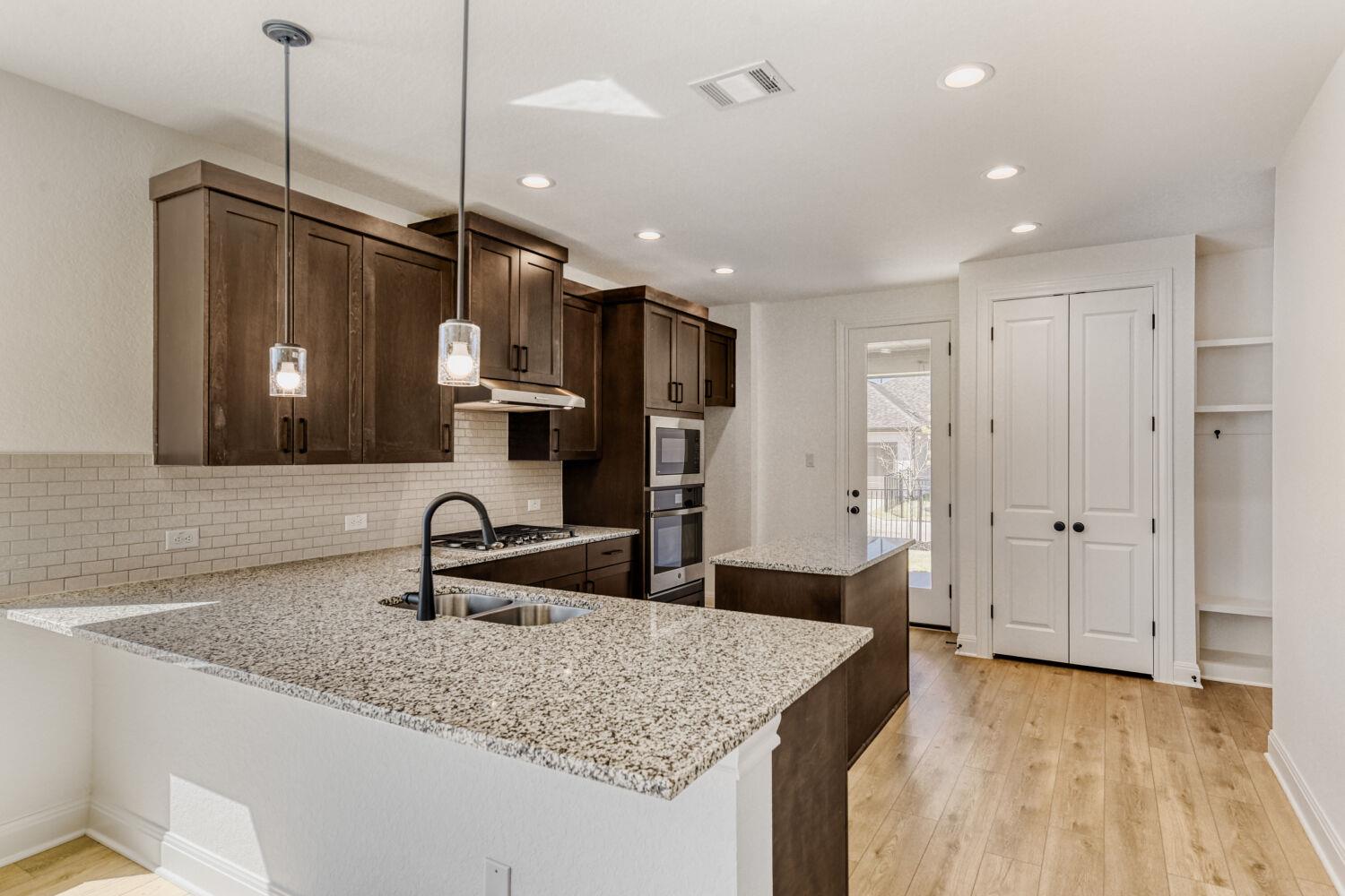 175 International St, Buda, TX 78610