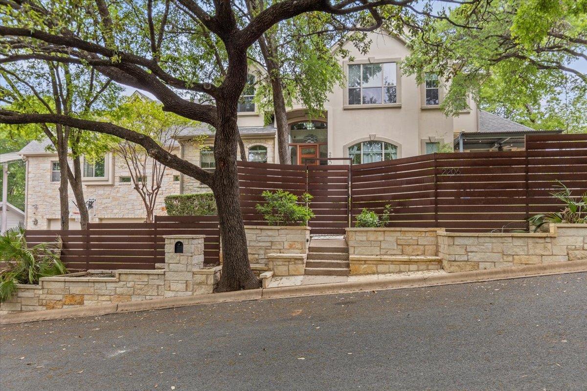 2206 W 11th St, Austin, TX 78703