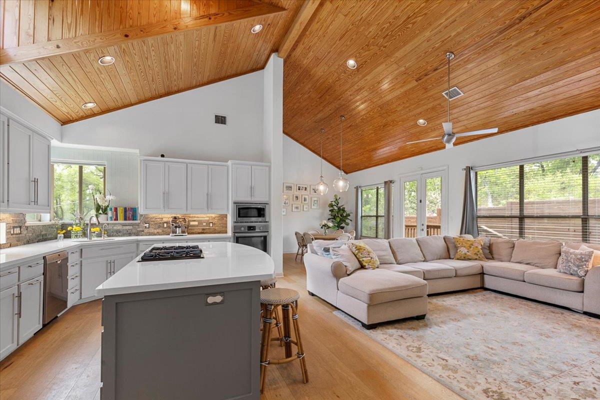 2206 W 11th St, Austin, TX 78703