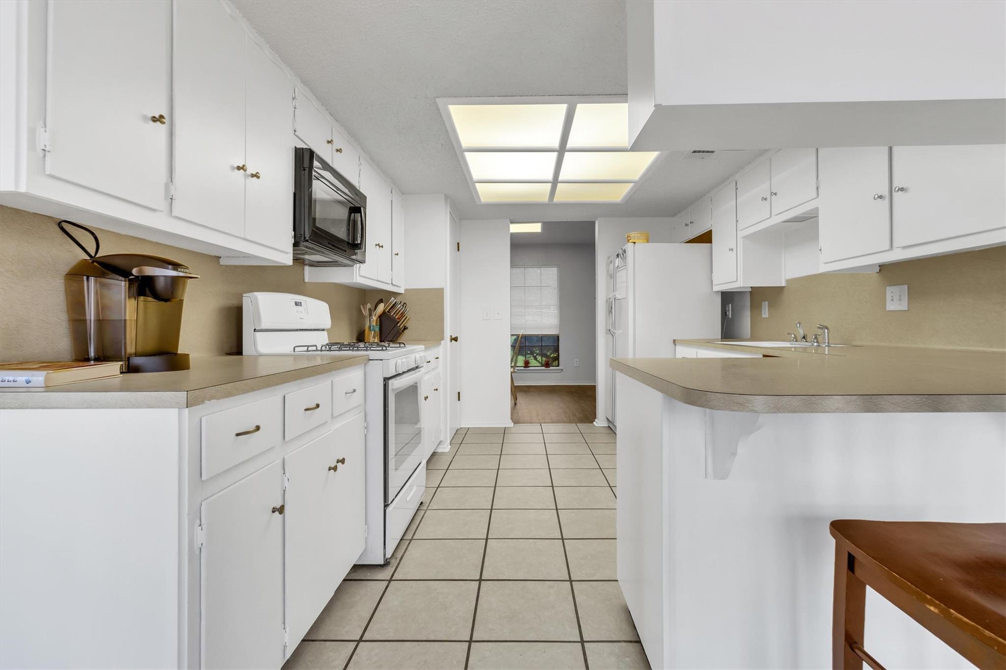 1008 Hermitage Dr, Austin, TX 78753