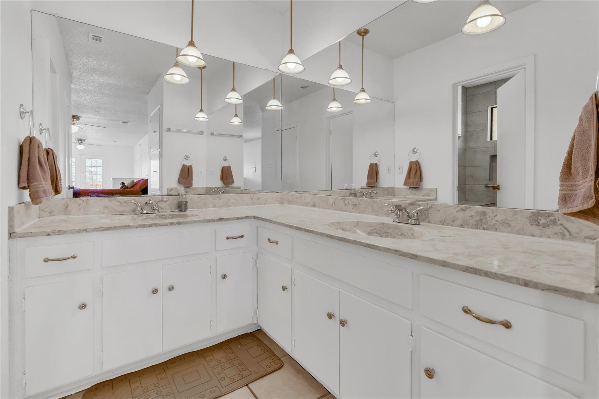 1008 Hermitage Dr, Austin, TX 78753