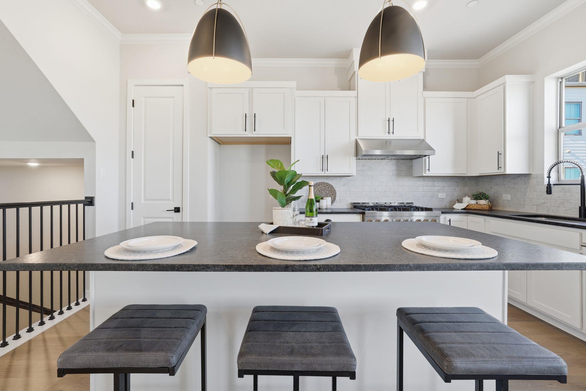 905 Pullman St, Leander, TX 78641