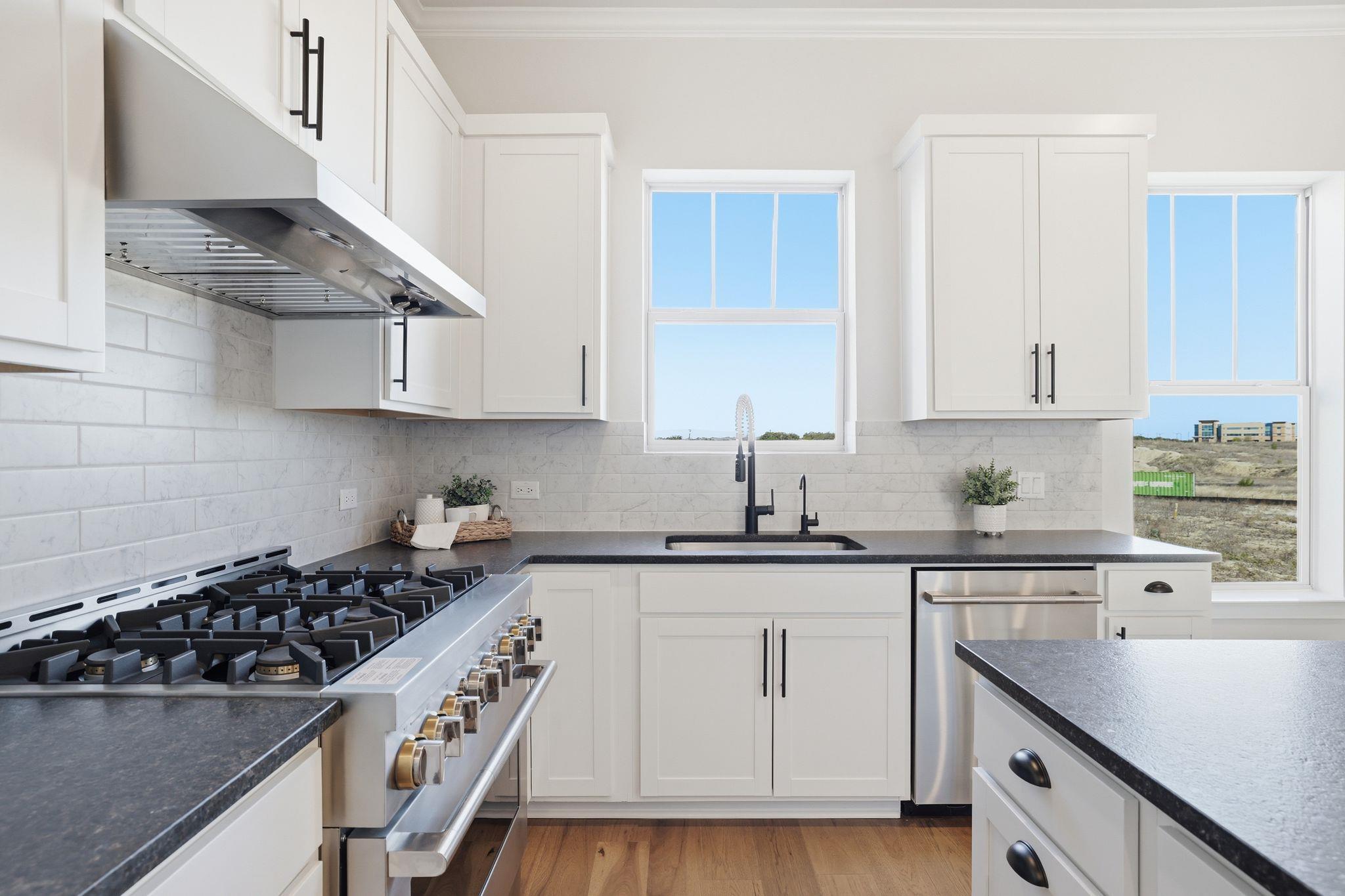 905 Pullman St, Leander, TX 78641