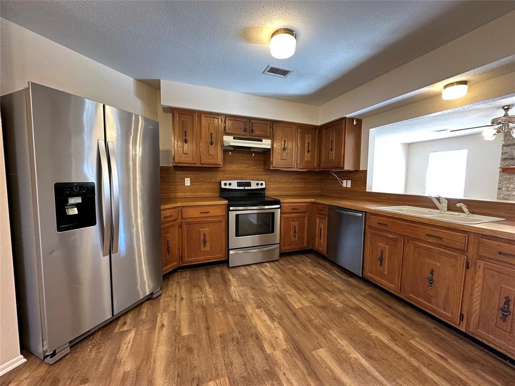 1047 Private Road 3022, Elgin, TX 78621