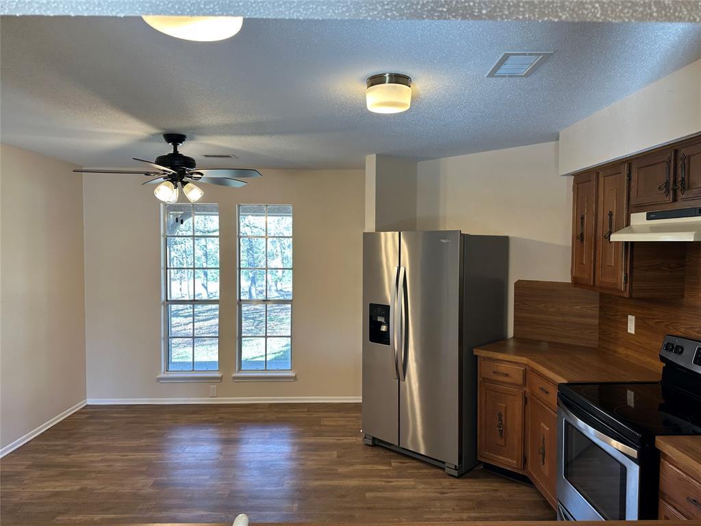 1047 Private Road 3022, Elgin, TX 78621