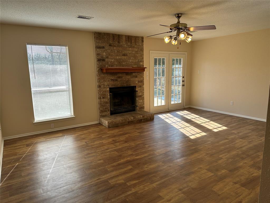 1047 Private Road 3022, Elgin, TX 78621