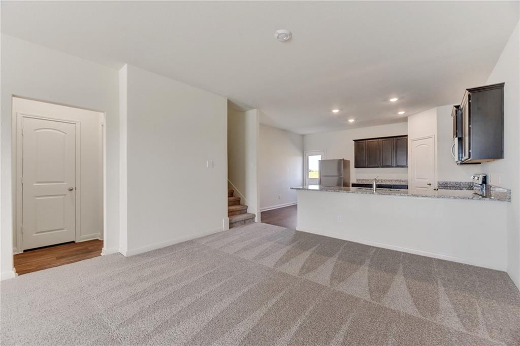 105 Brunswick Ln, Jarrell, TX 76537