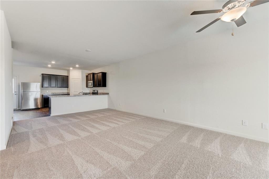 105 Brunswick Ln, Jarrell, TX 76537