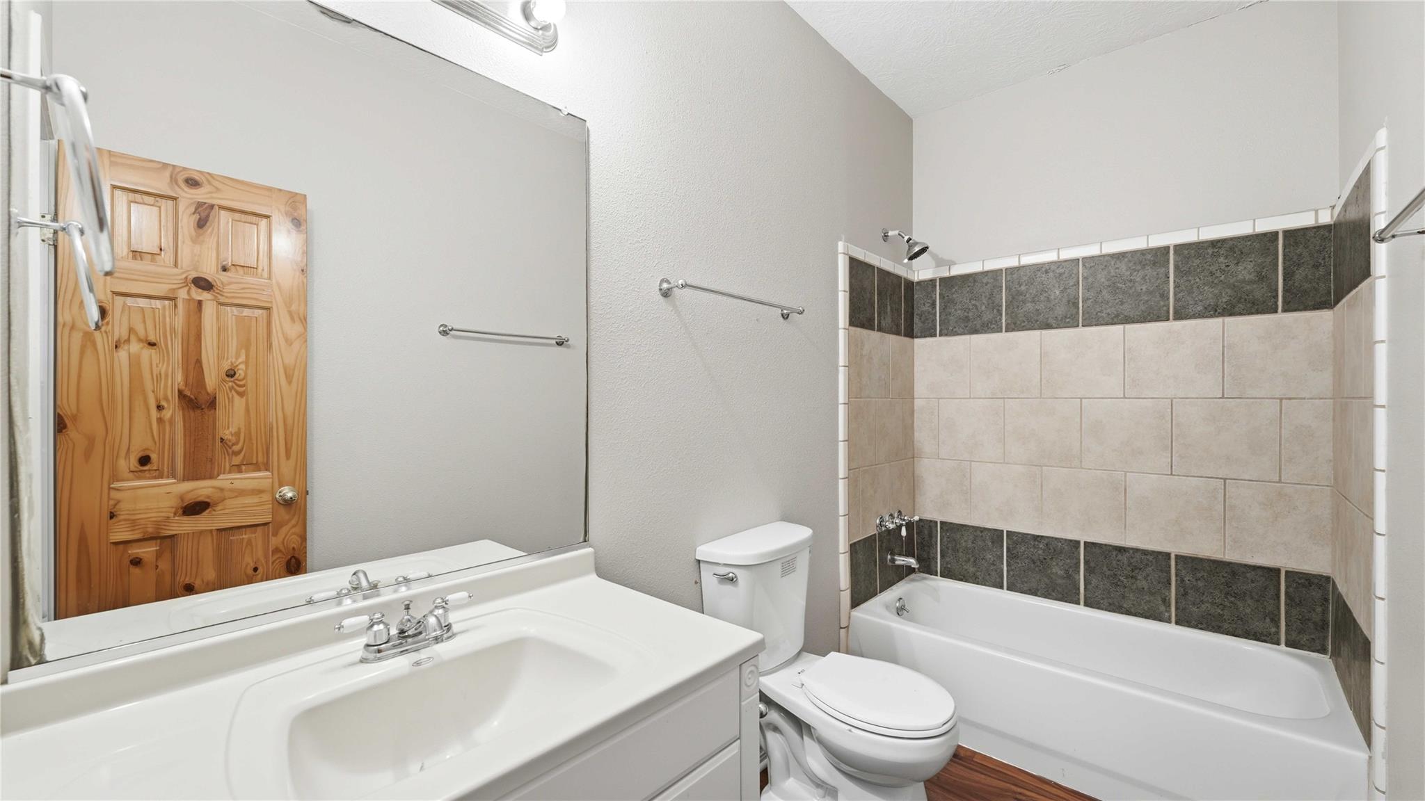 4355 SE River Rd, Martindale, TX 78655