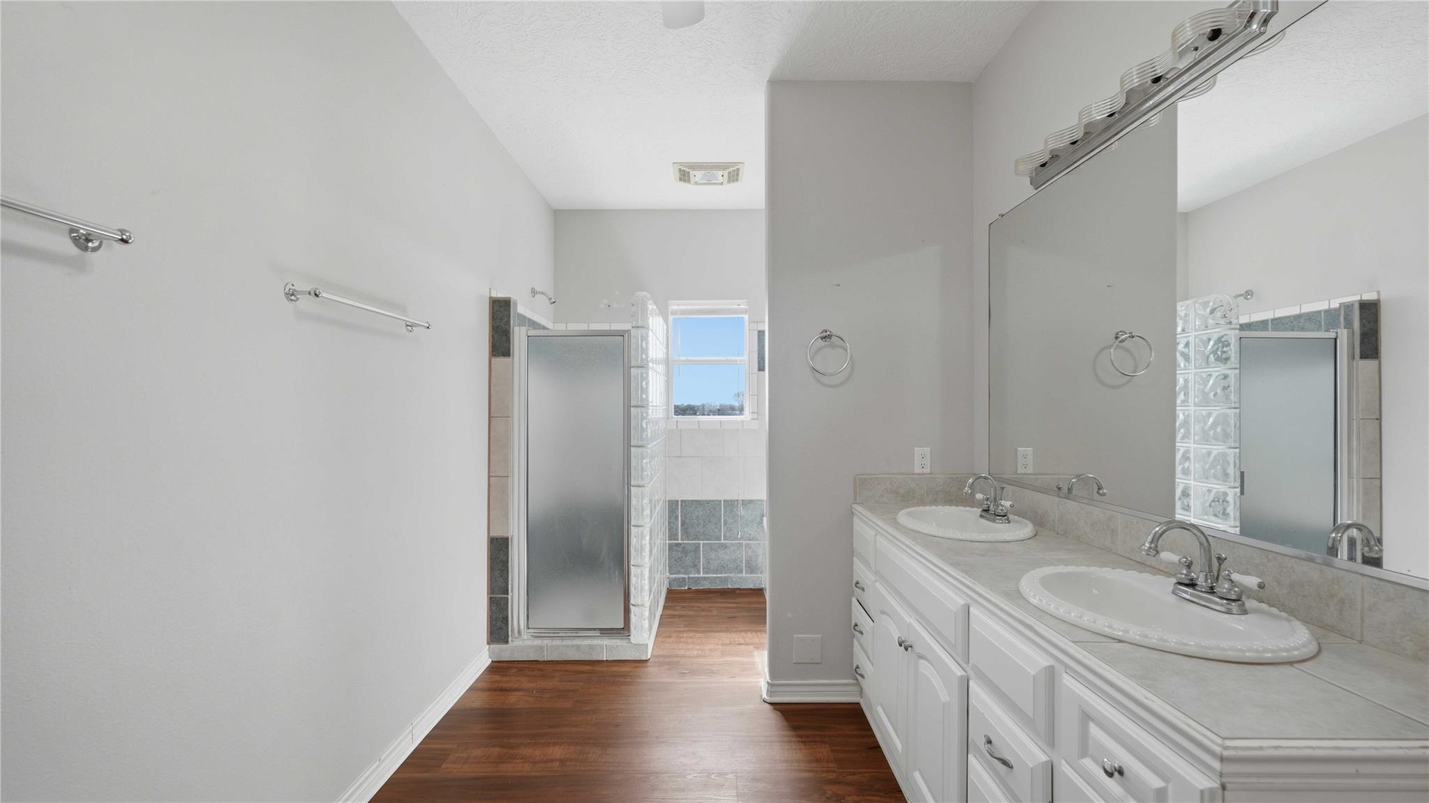 4355 SE River Rd, Martindale, TX 78655