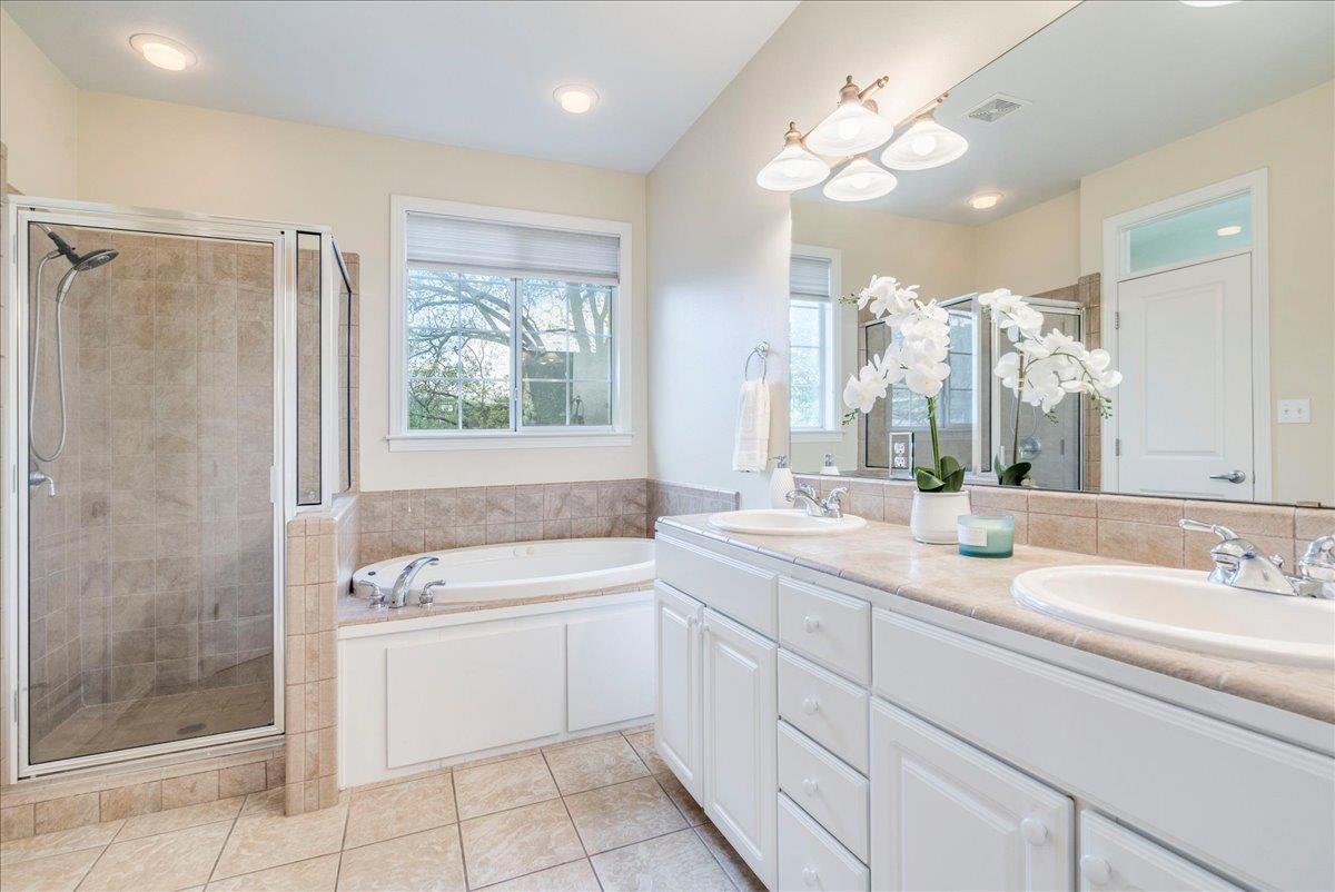 2115 Bluebonnet Ln 4A Ln # 4-A, Austin, TX 78704