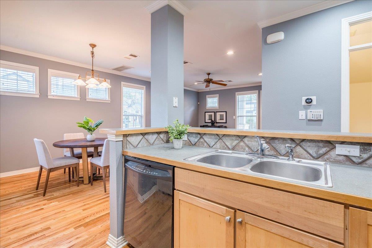 2115 Bluebonnet Ln 4A Ln # 4-A, Austin, TX 78704