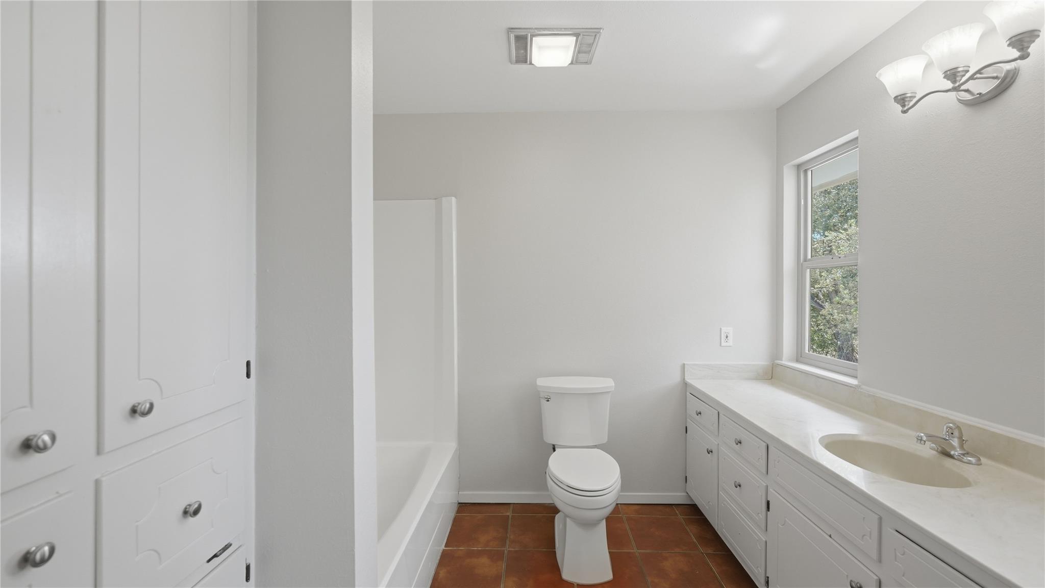 625 Mountain Laurel Dr, New Braunfels, TX 78132