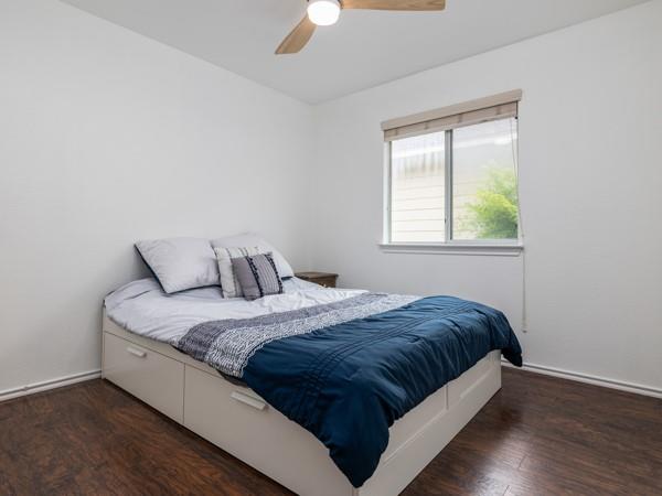536 W Metcalfe St, Hutto, TX 78634