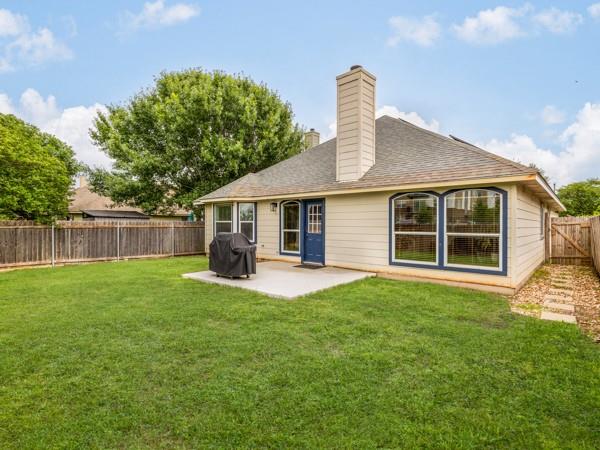 536 W Metcalfe St, Hutto, TX 78634