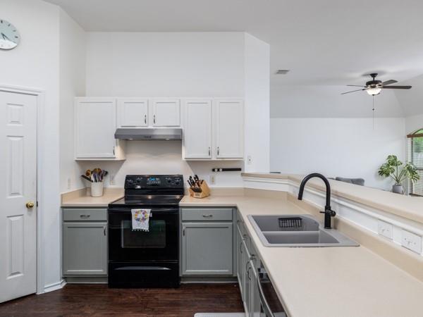 536 W Metcalfe St, Hutto, TX 78634