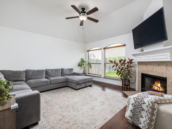 536 W Metcalfe St, Hutto, TX 78634