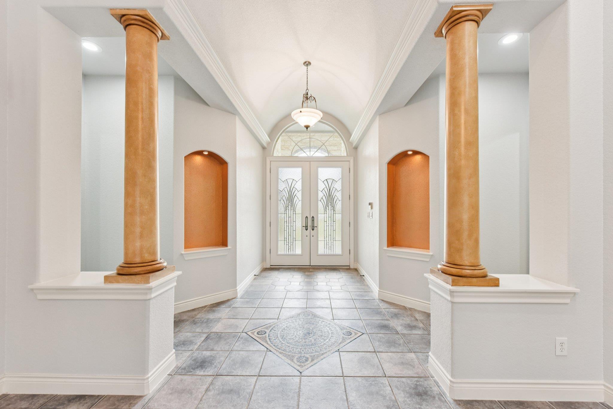 142 Llano Ct, Cedar Creek, TX 78612