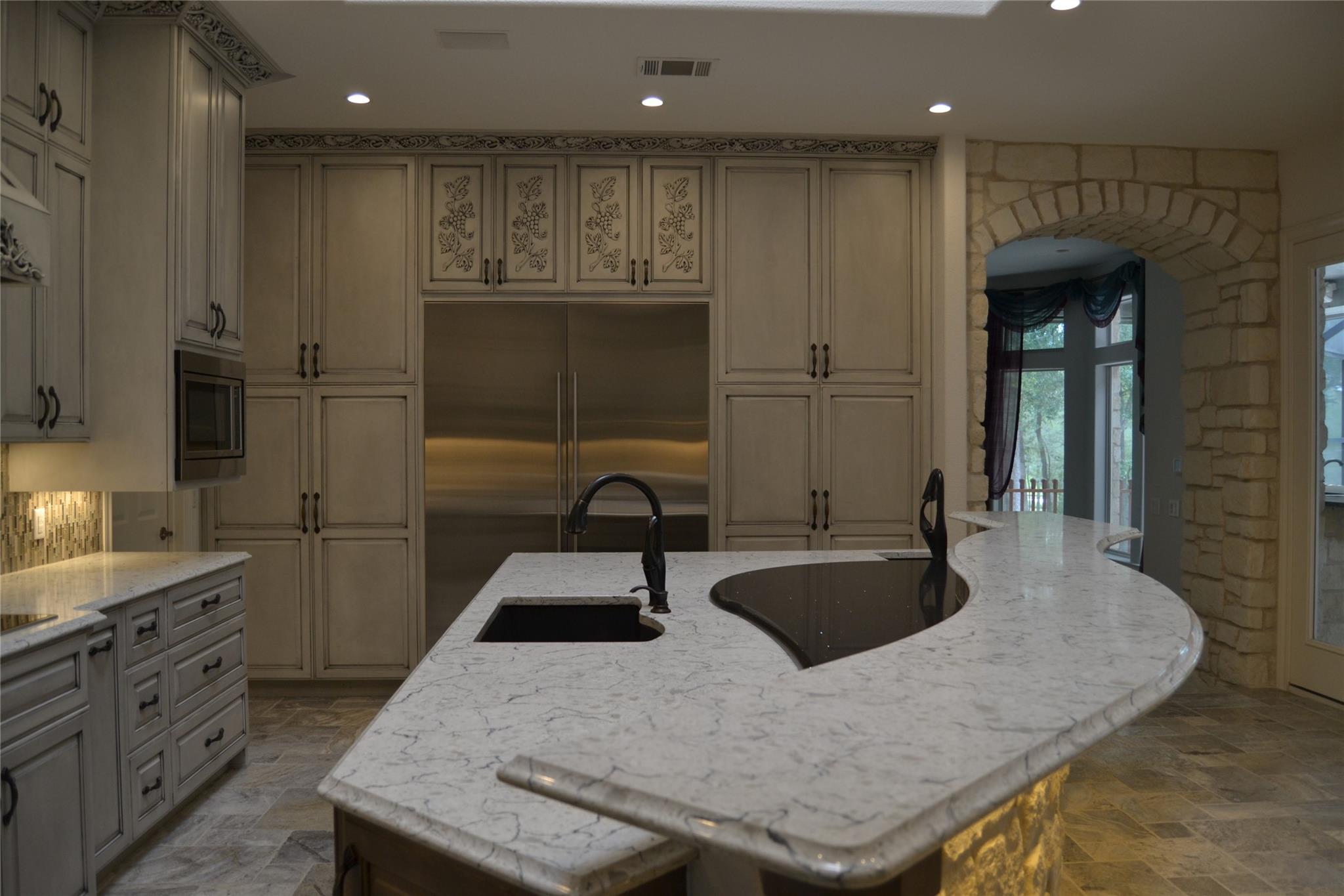 142 Llano Ct, Cedar Creek, TX 78612