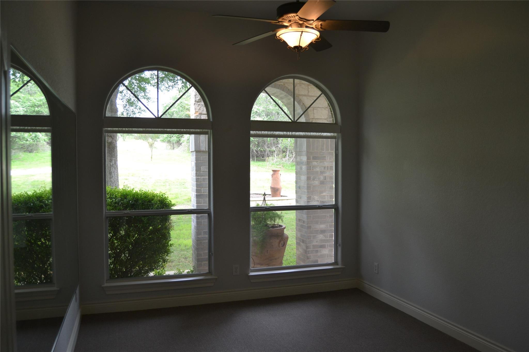 142 Llano Ct, Cedar Creek, TX 78612