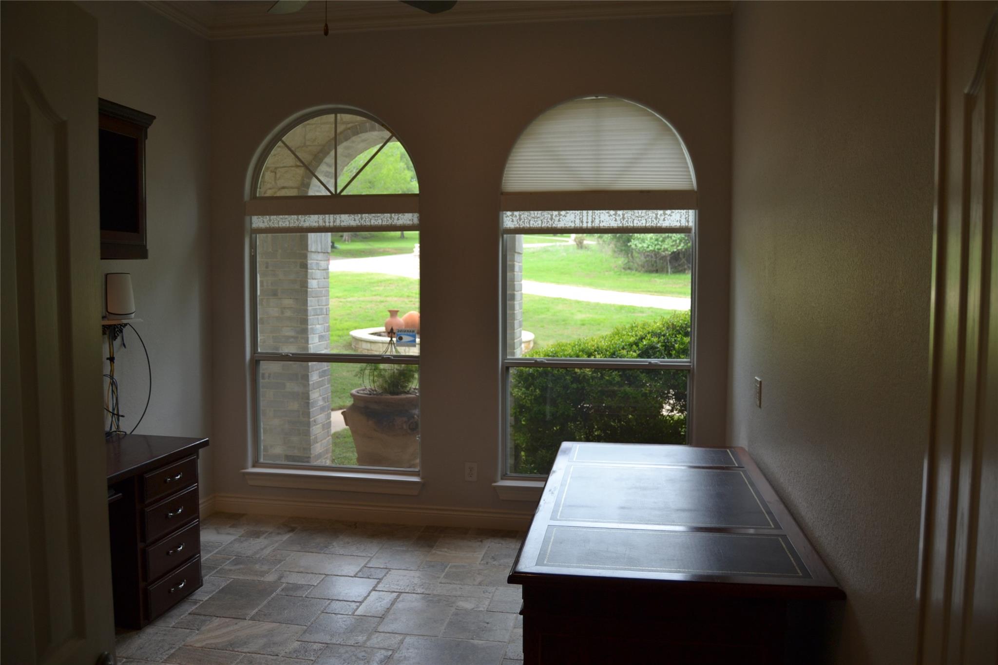 142 Llano Ct, Cedar Creek, TX 78612