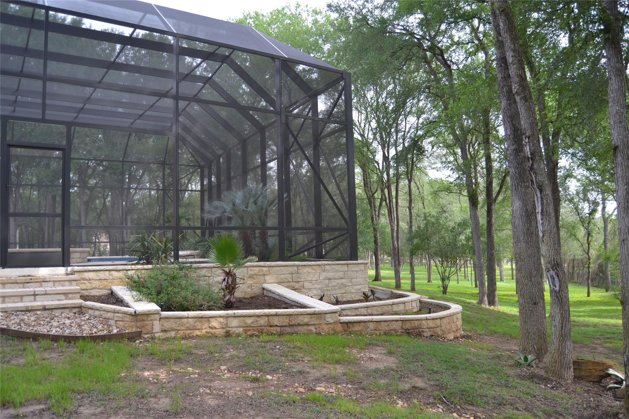 142 Llano Ct, Cedar Creek, TX 78612