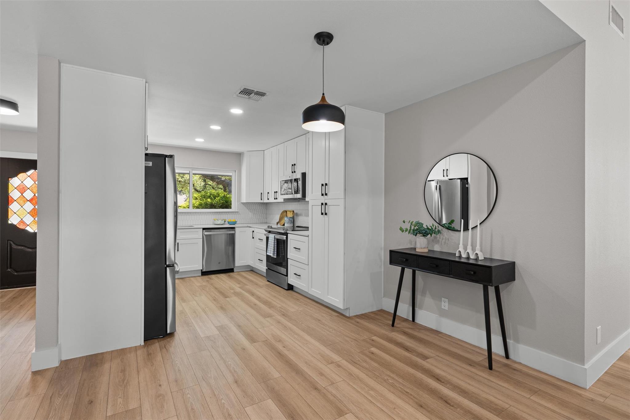 10016 Hidden Meadow Dr, Austin, TX 78750