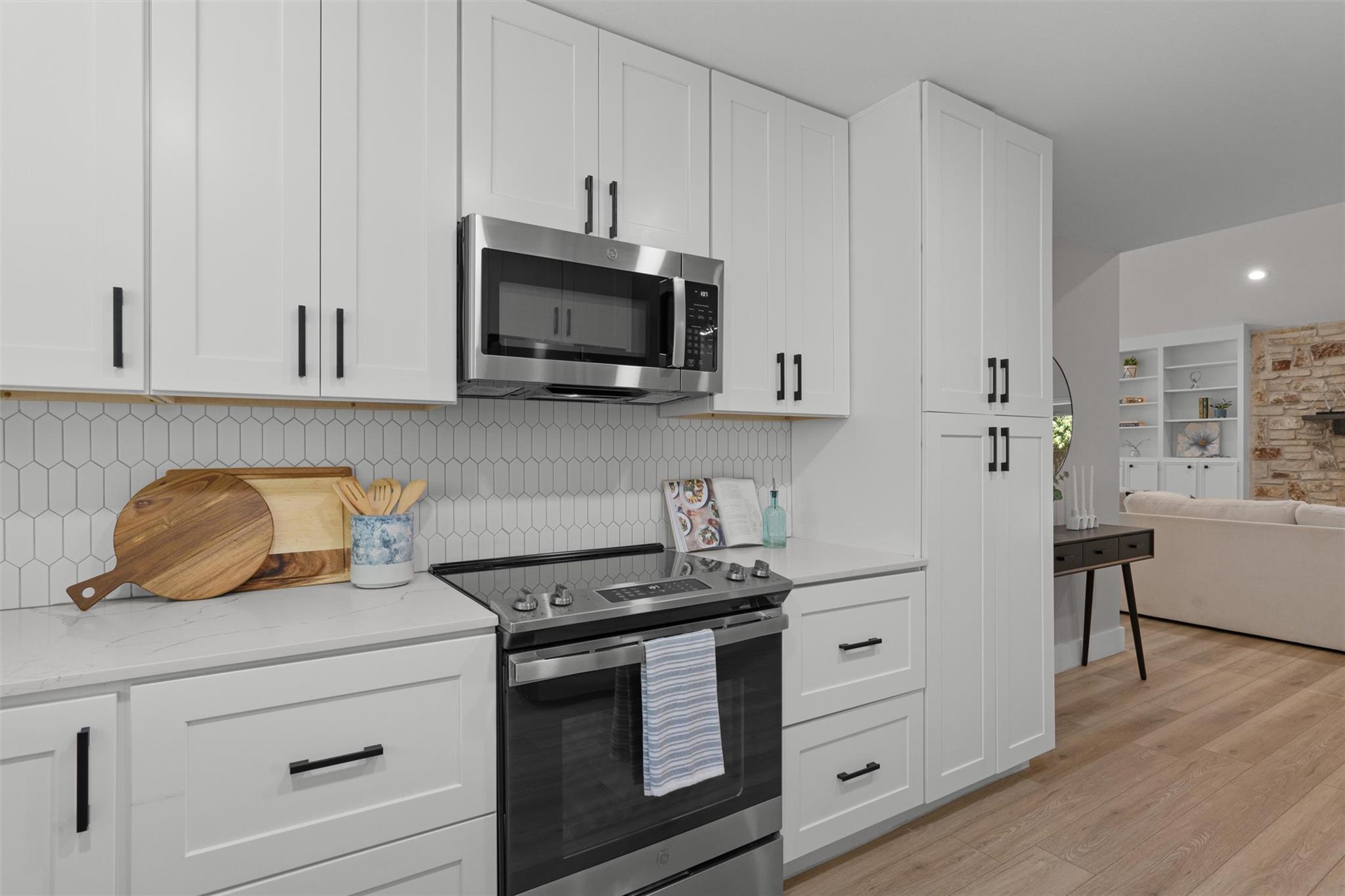 10016 Hidden Meadow Dr, Austin, TX 78750