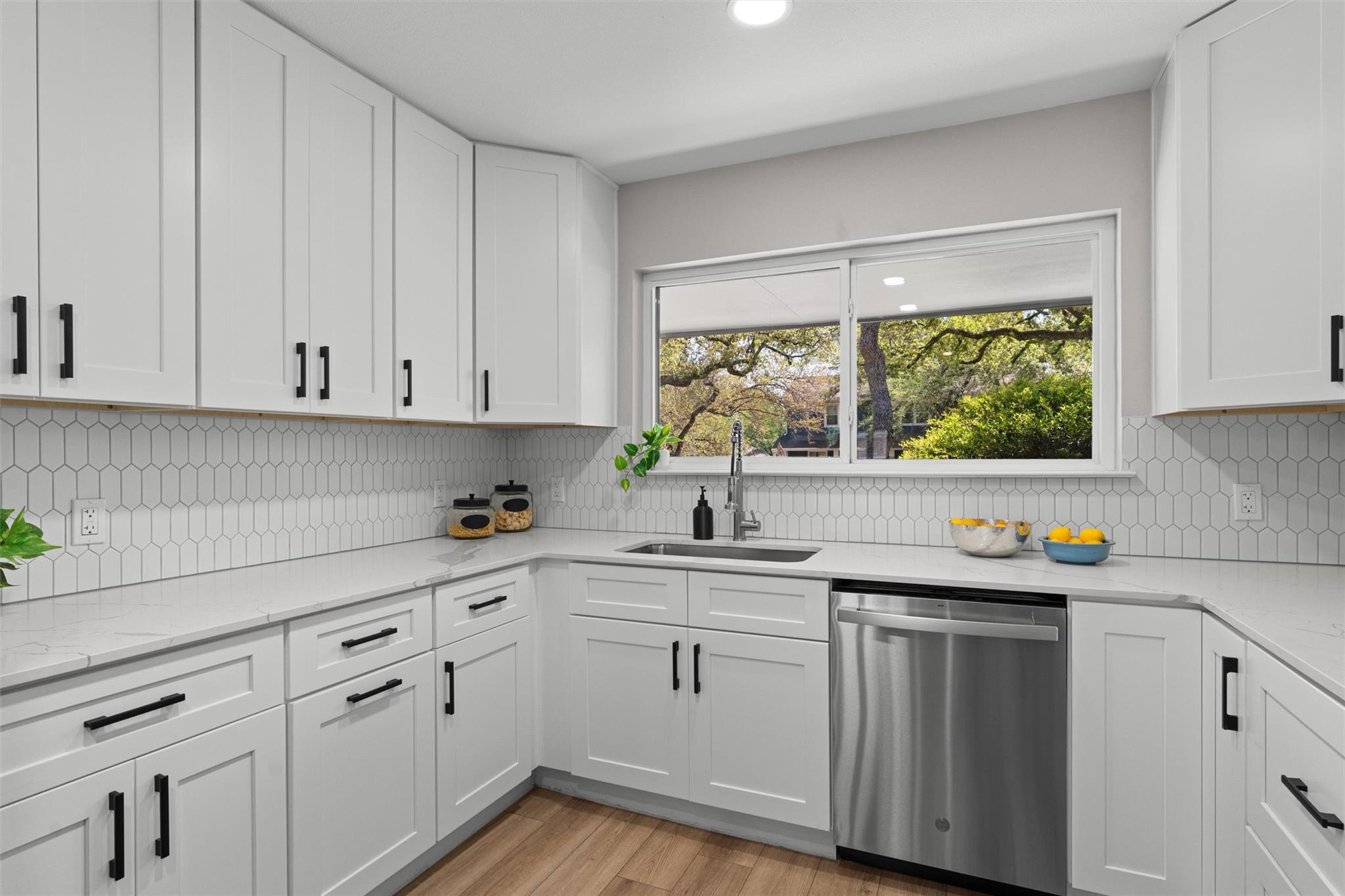 10016 Hidden Meadow Dr, Austin, TX 78750