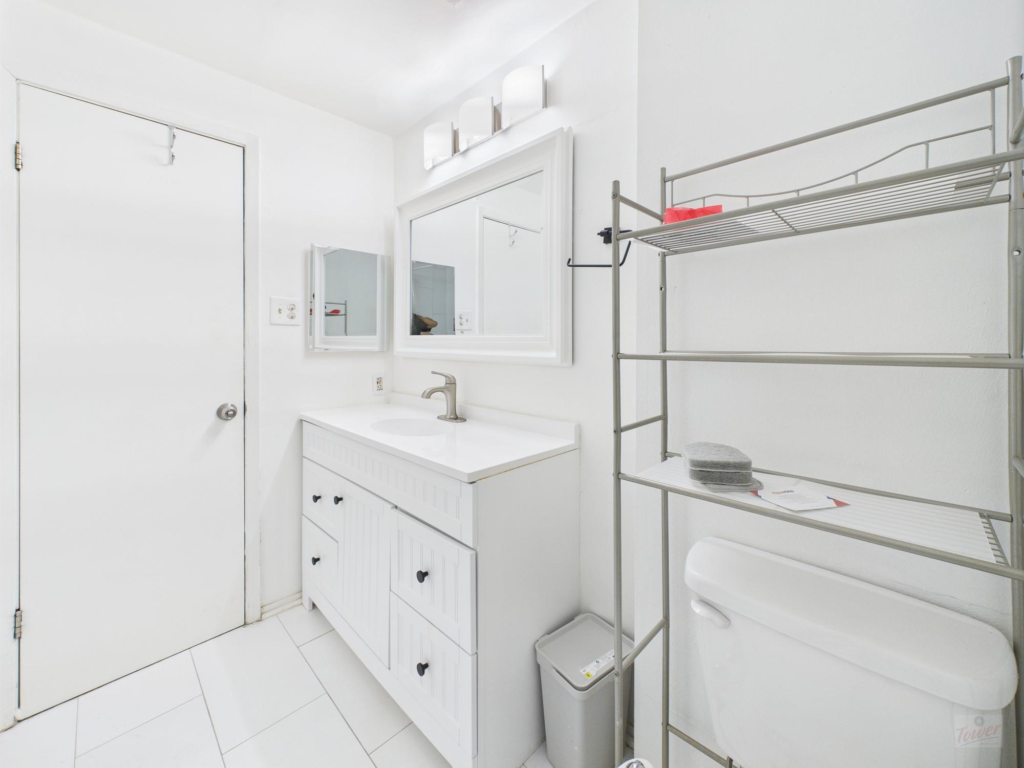 806 W 24th St # 114, Austin, TX 78705