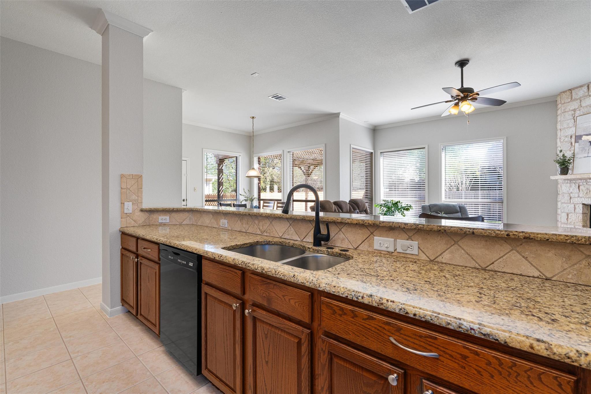 606 S Lynnwood Trl, Cedar Park, TX 78613