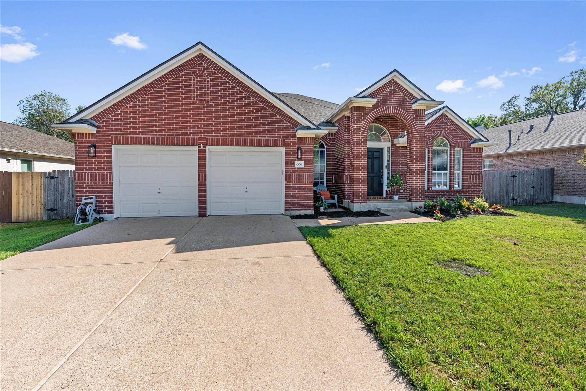 606 S Lynnwood Trl, Cedar Park, TX 78613