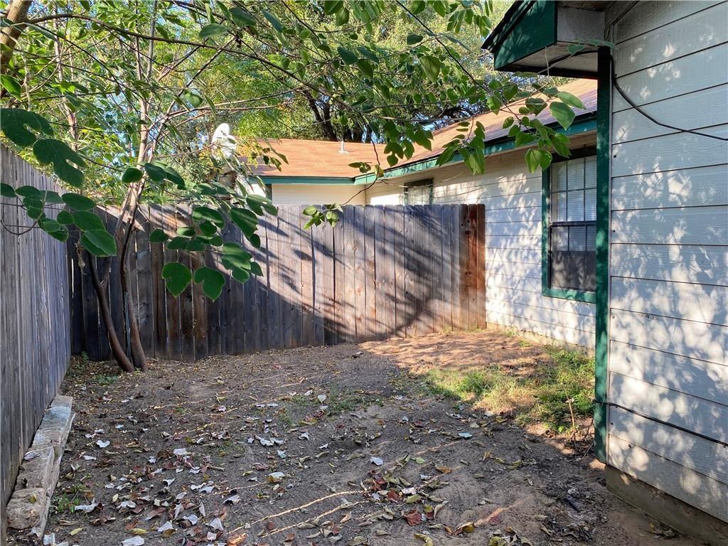 204 Hall St # A, Elgin, TX 78621