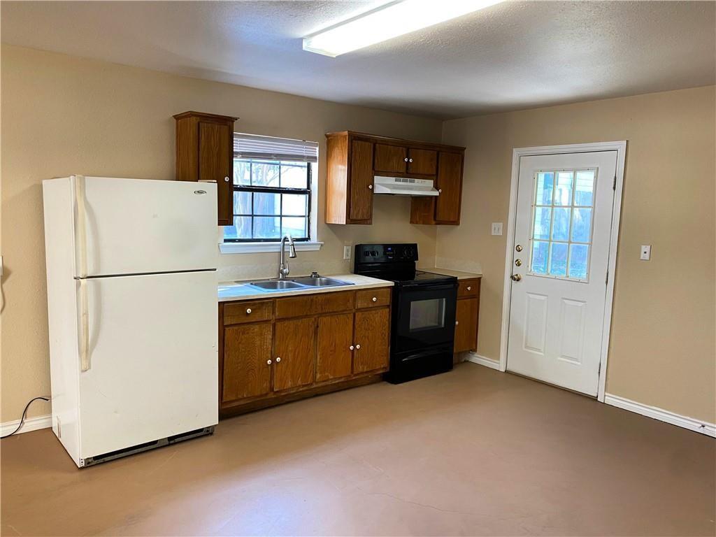 204 Hall St # A, Elgin, TX 78621