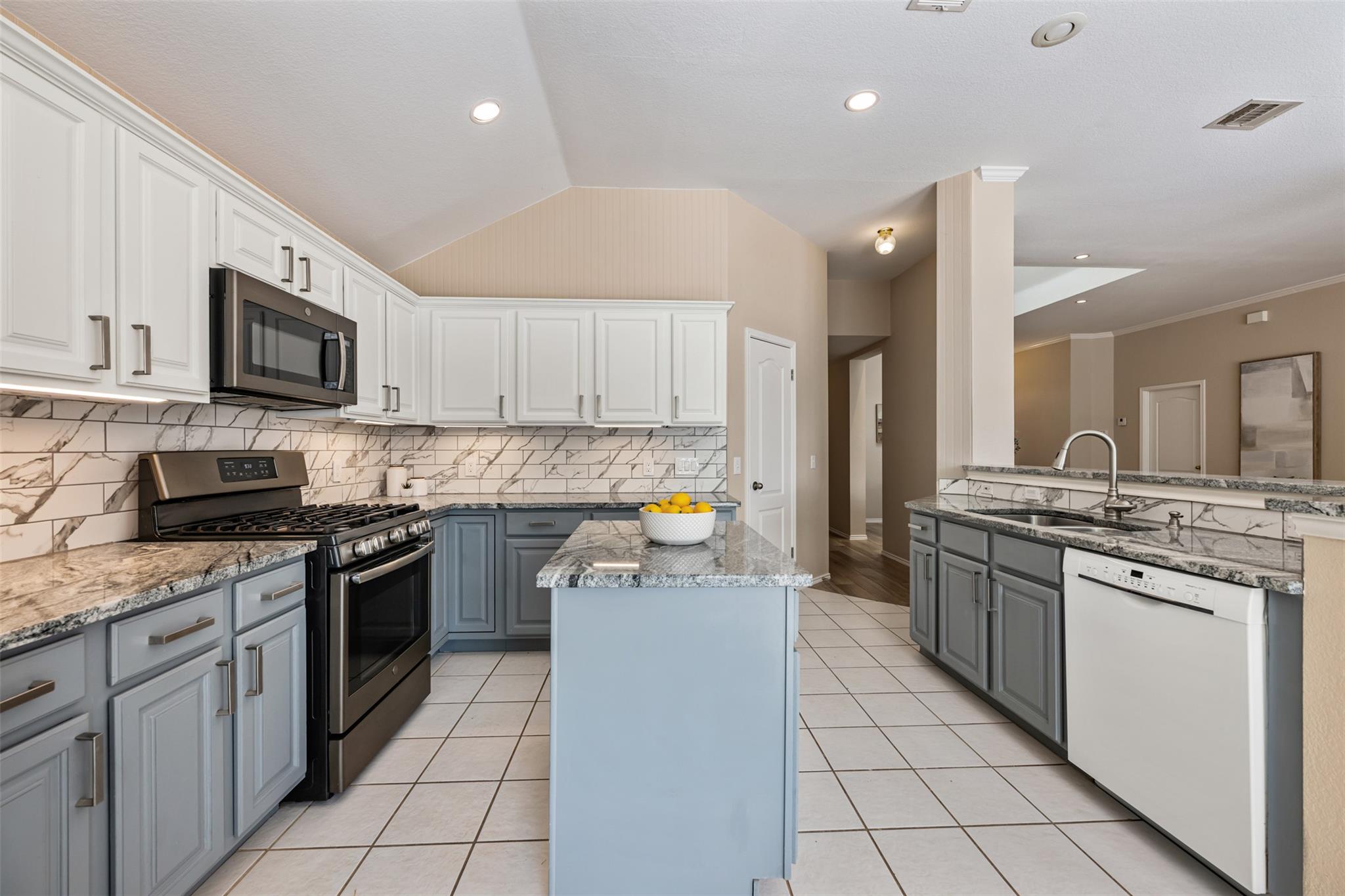 8008 Tonkinese Dr, Round Rock, TX 78681